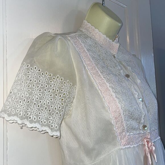 Vtg Cheoette (Eye-Ful Lingerie) white long nylon short sleeve robe/nightgown set - Picture 5 of 15